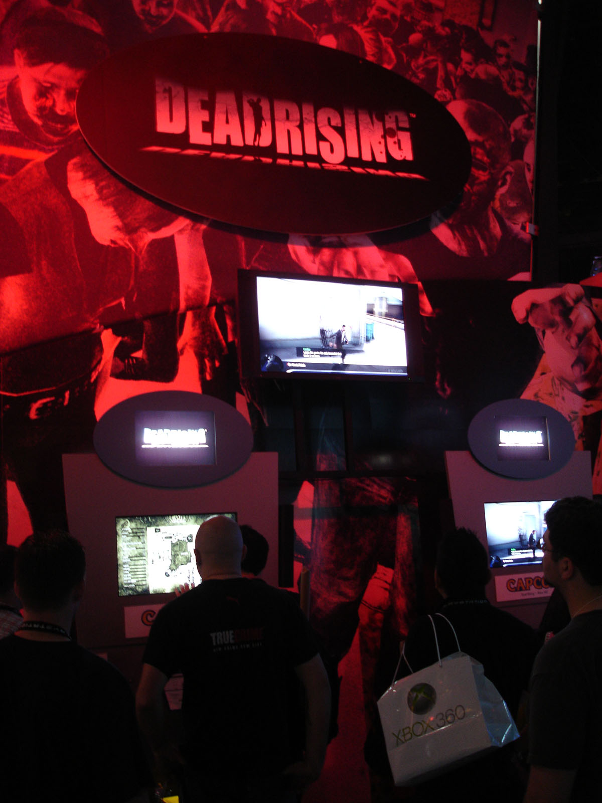 Imagem de referência relacionada a Dead Rising, item descrito como jogo eletrônico de 2006