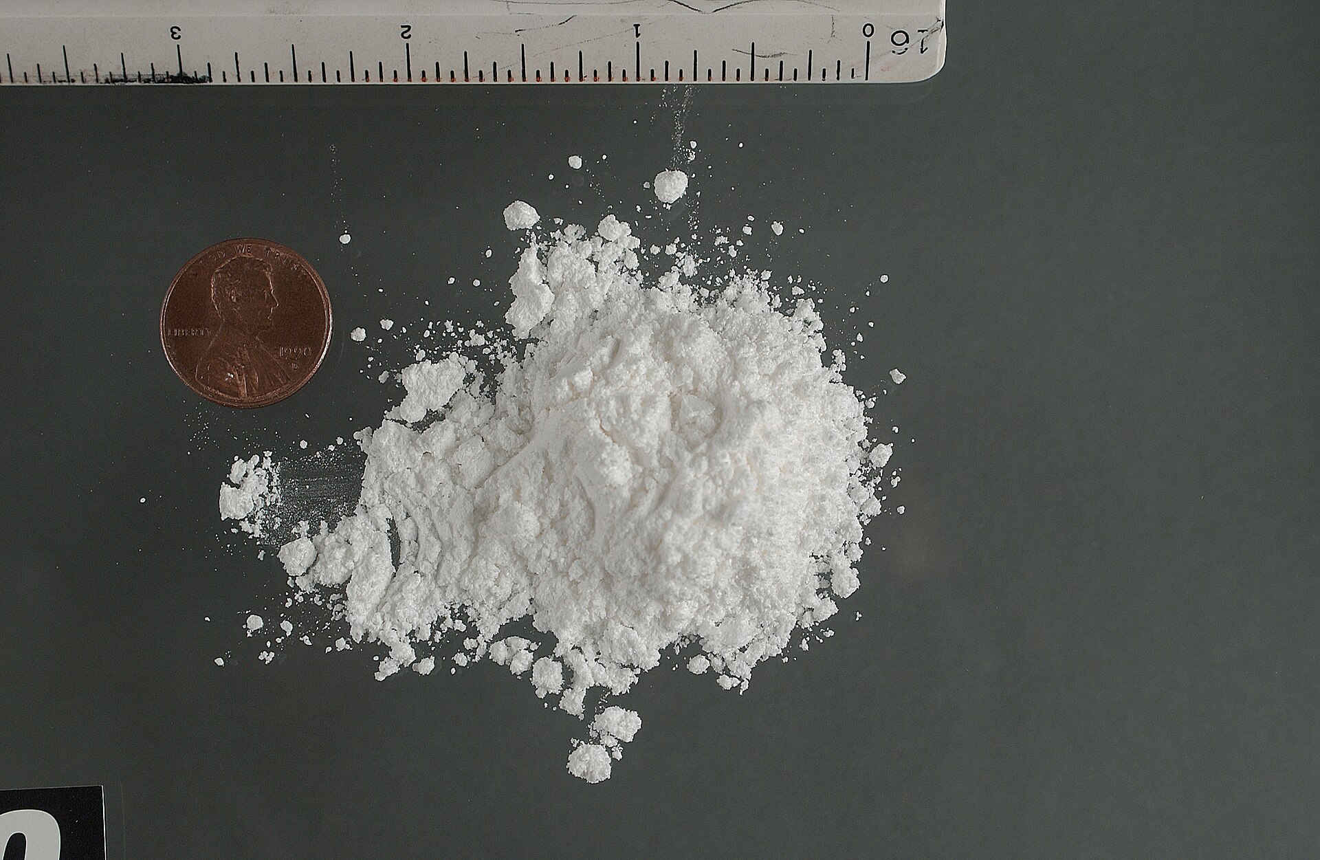 Imagem de referência de Cloridrato de cocaína, descrito nos dados abertos como composto químico
