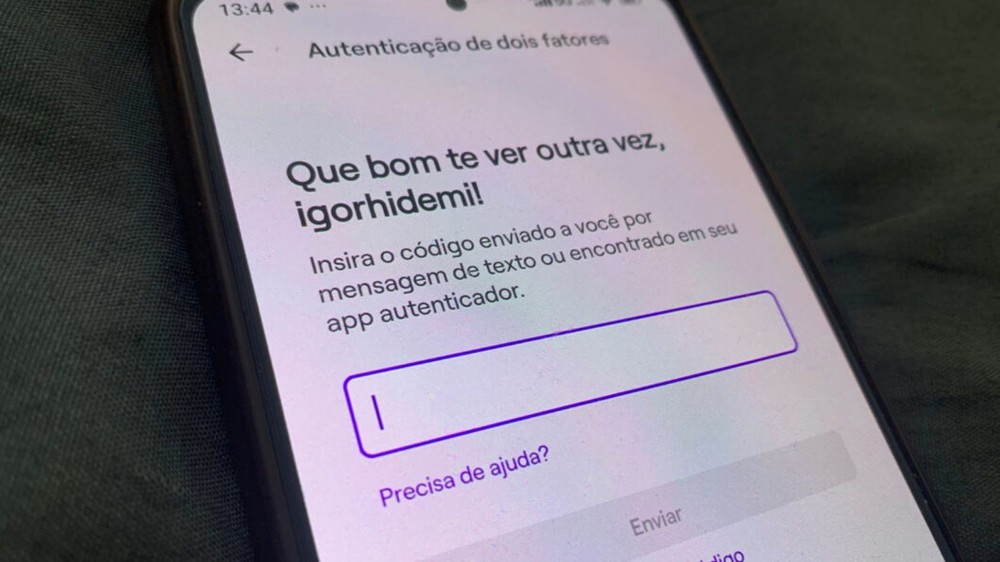 A autenticação de dois fatores ajuda a prevenir vazamento de dados — Foto: Reprodução/Igor Shimabukuro