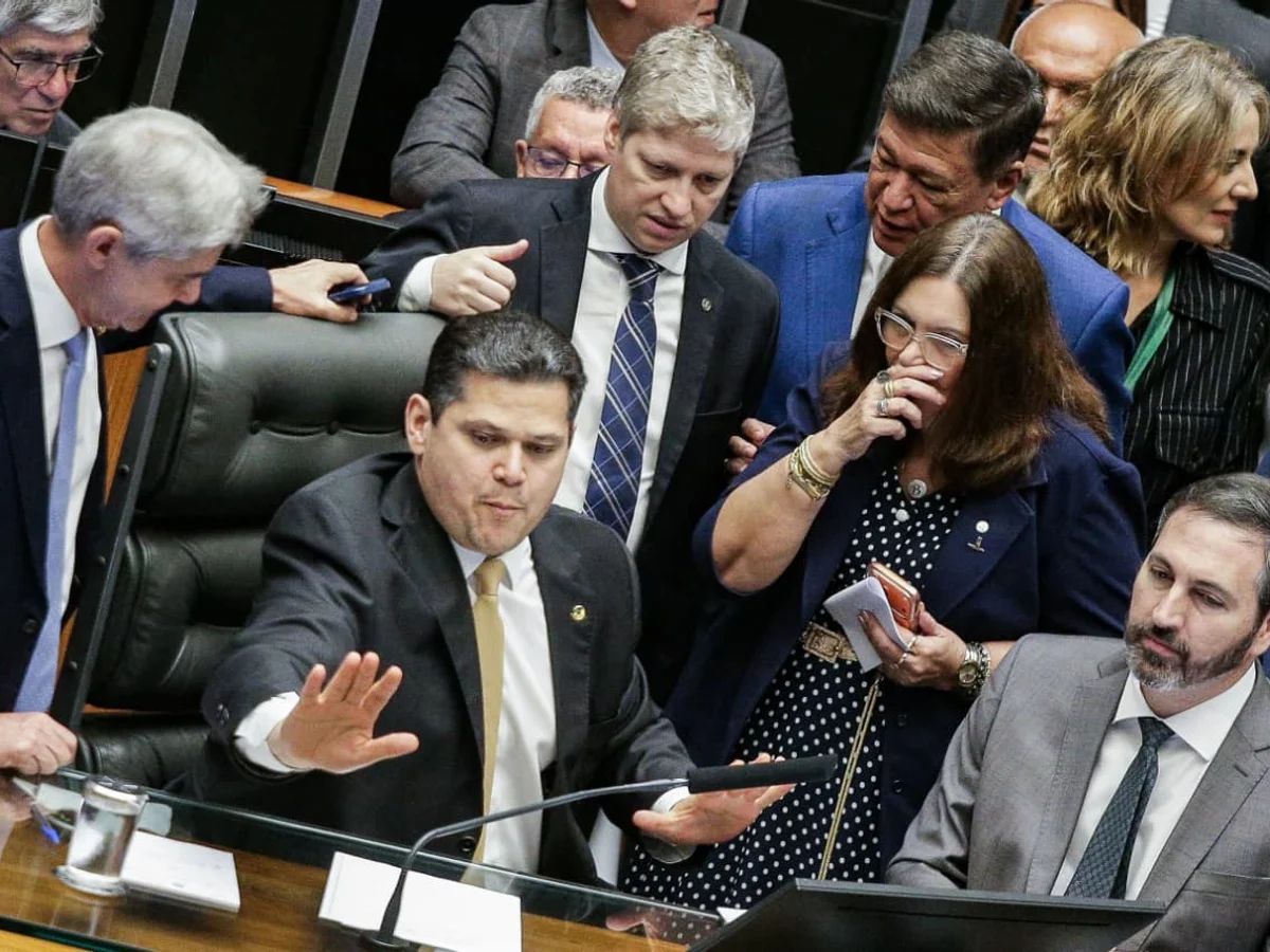 Alcolumbre tem cenário desafiador no Amapá em meio a desgastes em Brasília