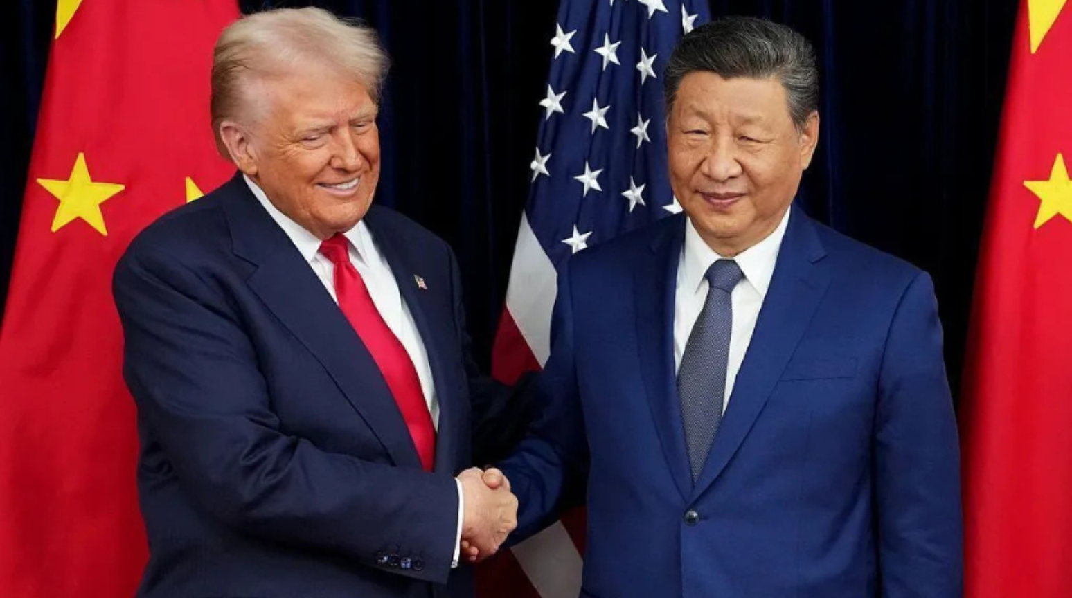 Trump e Xi Jinping durante encontro nesta quarta-feira (29)