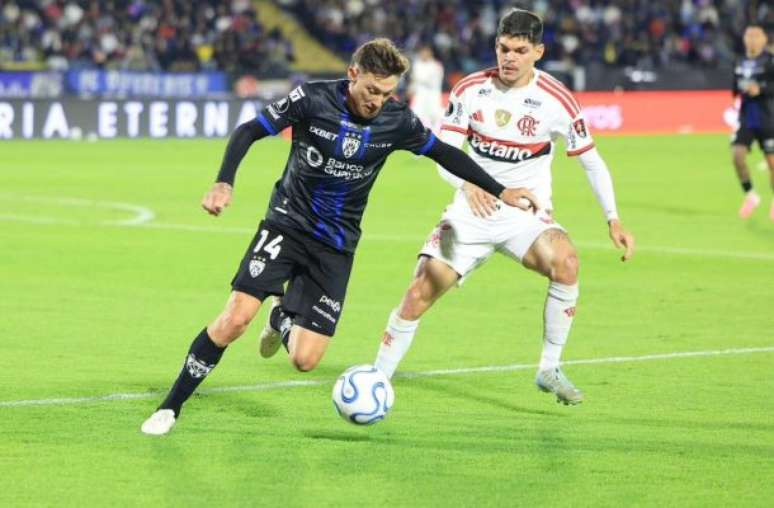 Ayrton Lucas diz que a raça do Flamengo determinou a vitória em Quito