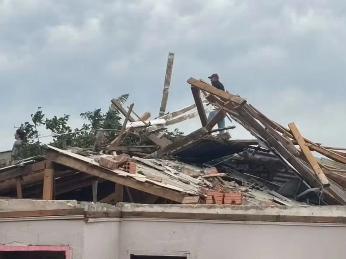 Jorginho Mello reassume governo após temporais em Santa Catarina