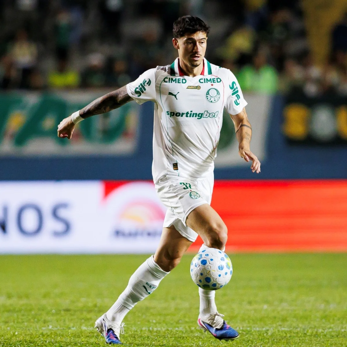 Jogador do Palmeiras, Emiliano Martínez é convocado para a seleção uruguaia