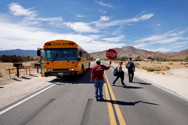 "Seu corpo luta para manter-se fresco": trabalhadores se esforçam em calor recorde enquanto regra federal é congelada