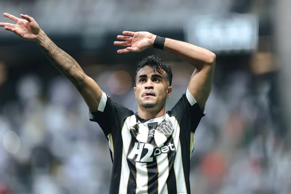 Marcão explica derrota do Fluminense: “Cinco minutos decidiram o jogo” - destaque galeria