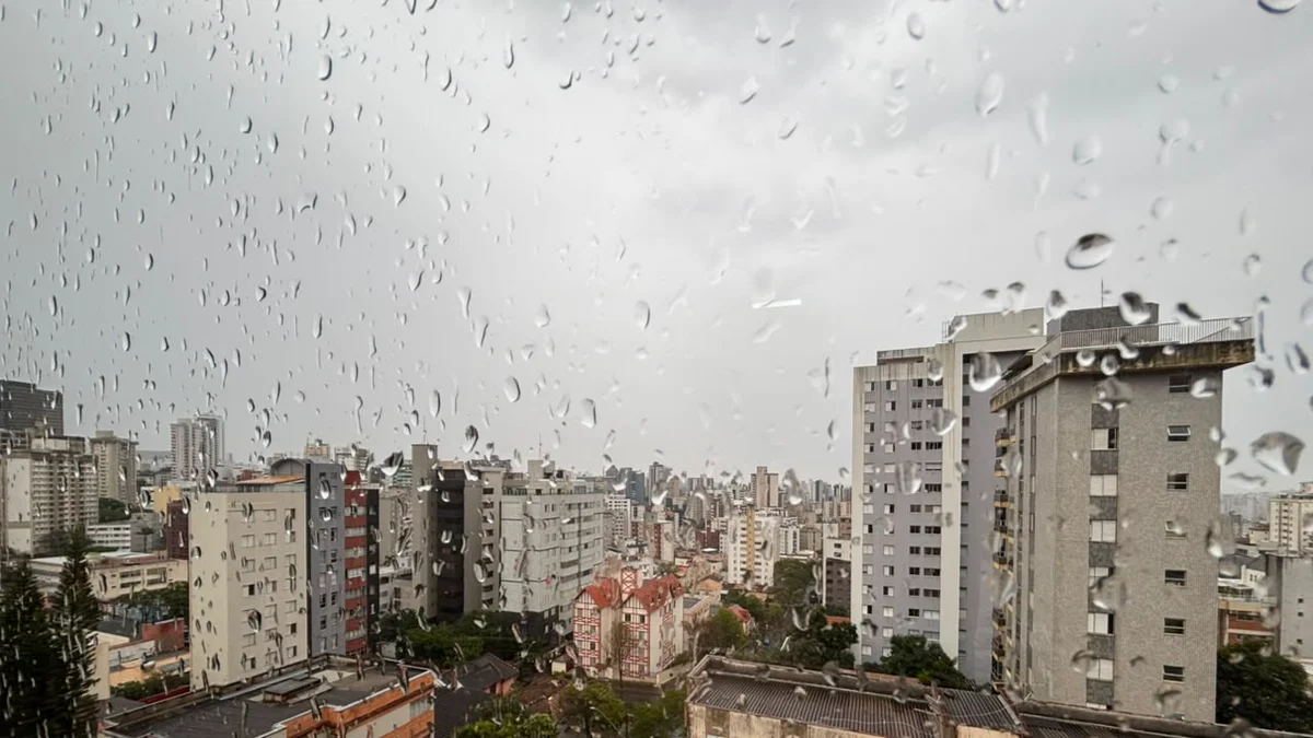 Chuva ameaça 551 cidades de MG com alagamentos e deslizamentos; veja lista