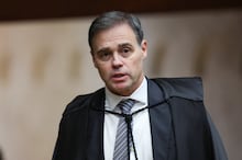 Moraes se declara impedido e envia à Presidência do STF ação que envolve mulher e Vorcaro