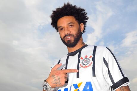 ‘Quase fui preso por marcar um gol contra o São Paulo. O Ronaldo foi parceiro. Imitou meu gesto contra o Santos. Quem levaria para a o Fenômeno? Cristian