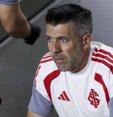 Paulo Pezzolano como técnico do Internacional Foto: Ricardo Moreira/Getty Images / Esporte News Mundo