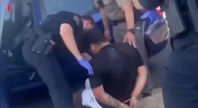“¿Cómo me va a dejar la bala ahí?”: venezolano herido por ICE habla mientras está detenido