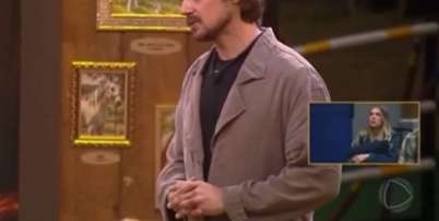 Daniel alfineta M&ocirc;nica durante din&acirc;mica Foto: Reprodu&ccedil;&atilde;o | RecordPlus