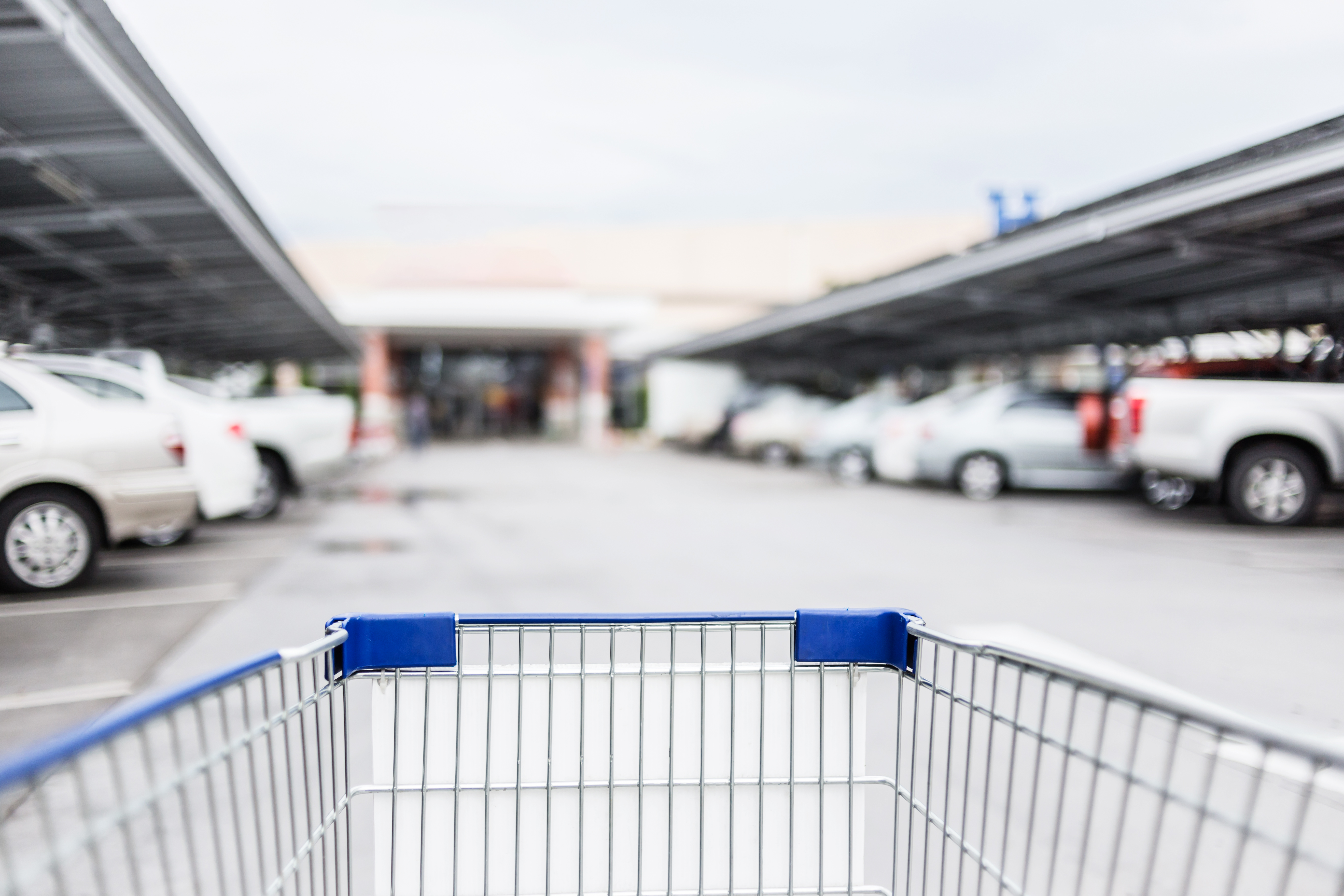 Justiça obriga supermercado a pagar indenização a homem sequestrado em estacionamento