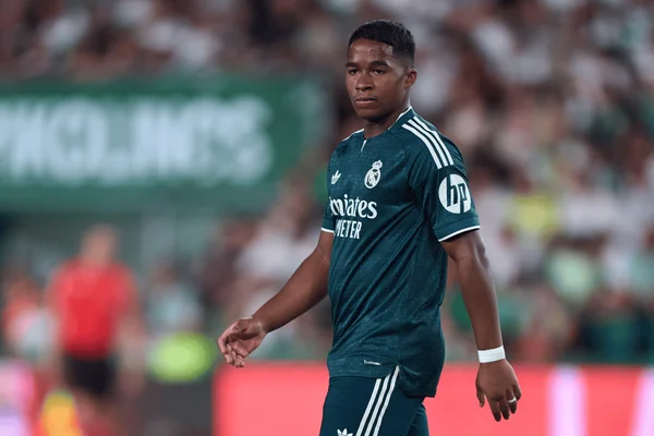 Endrick pode deixar Real Madrid em janeiro para ter minutagem, diz jornal