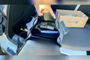 PF encontra mochilas e sacola recheadas com R$ 1 milhão no Acre