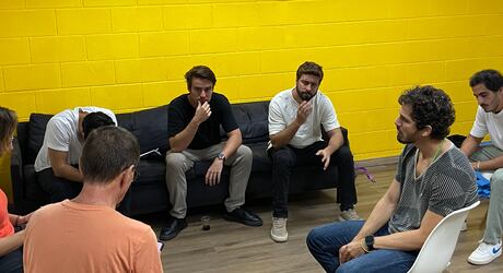 Atores de Reis mostram como funciona a preparação para a série em vídeo exclusivo; assista!
