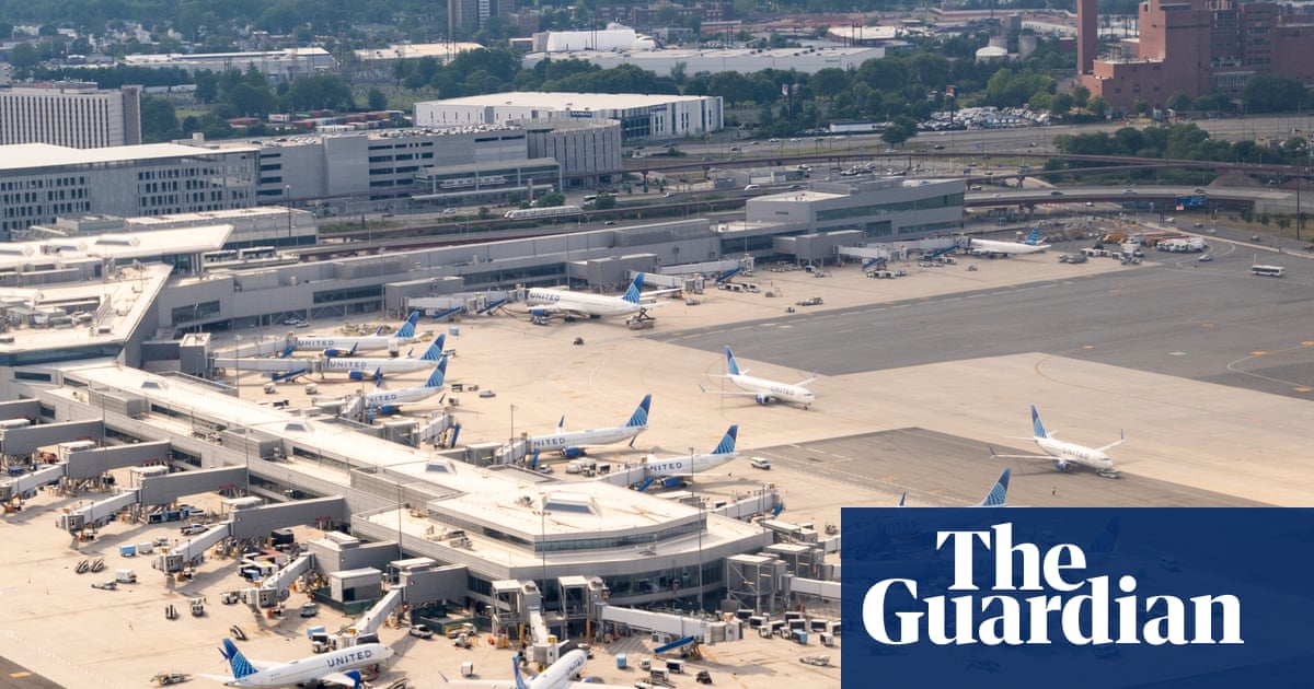Voos suspensos em três aeroportos dos EUA enquanto órgão fiscalizador alerta sobre ameaça de hacking
