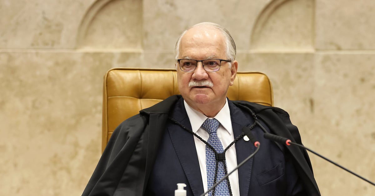Ministros do STF rejeitam trégua e mantêm embate apesar de acenos de Fachin por pacificação
