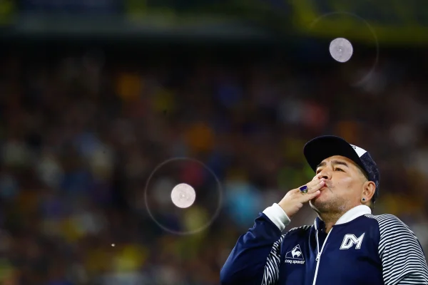 Caso Maradona: ídolo teve morte súbita e suspeita de Covid, diz perito - destaque galeria