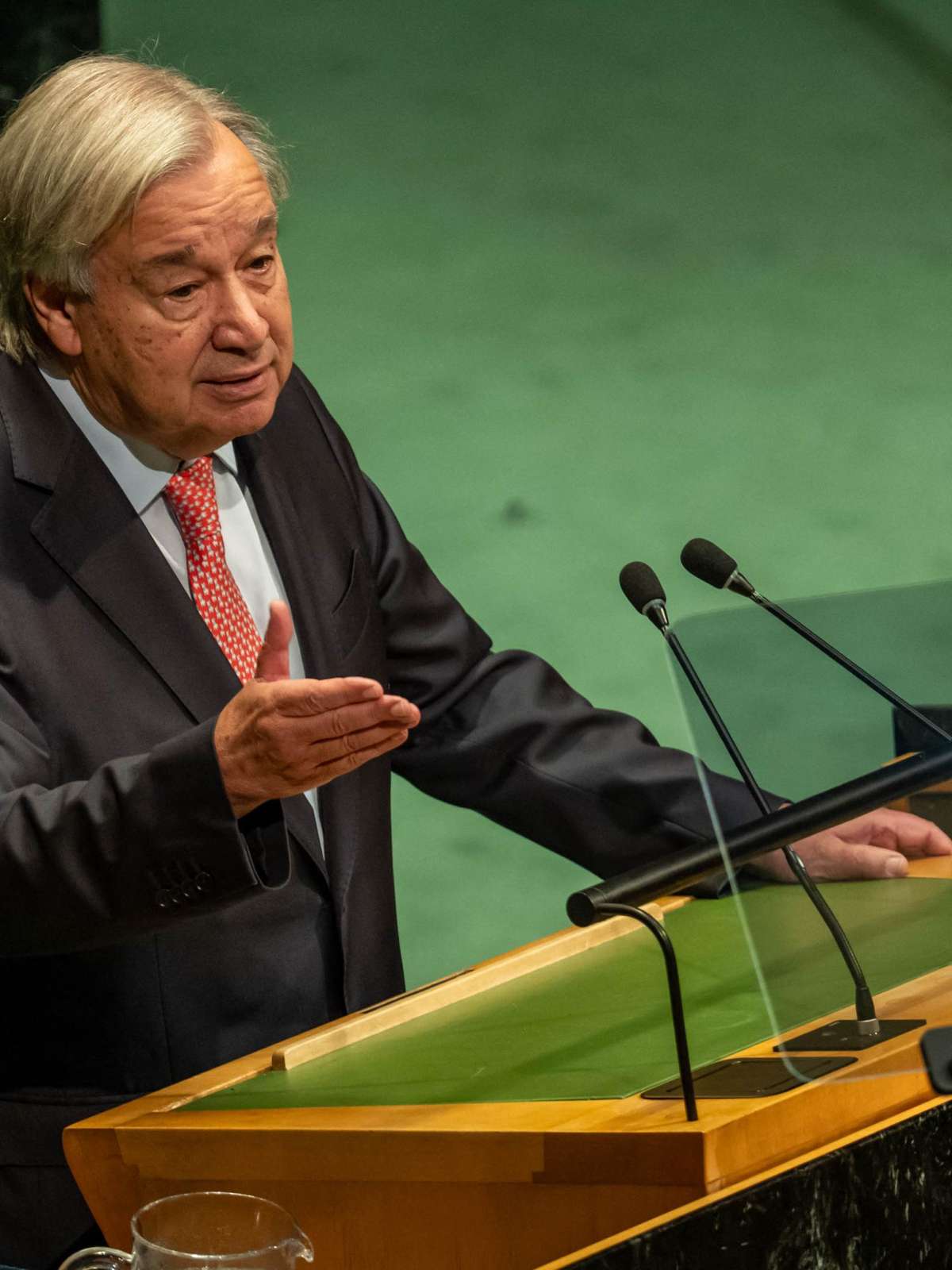 Guterres abre Assembleia Geral da ONU com apelo por 'diálogo' no Oriente Médio