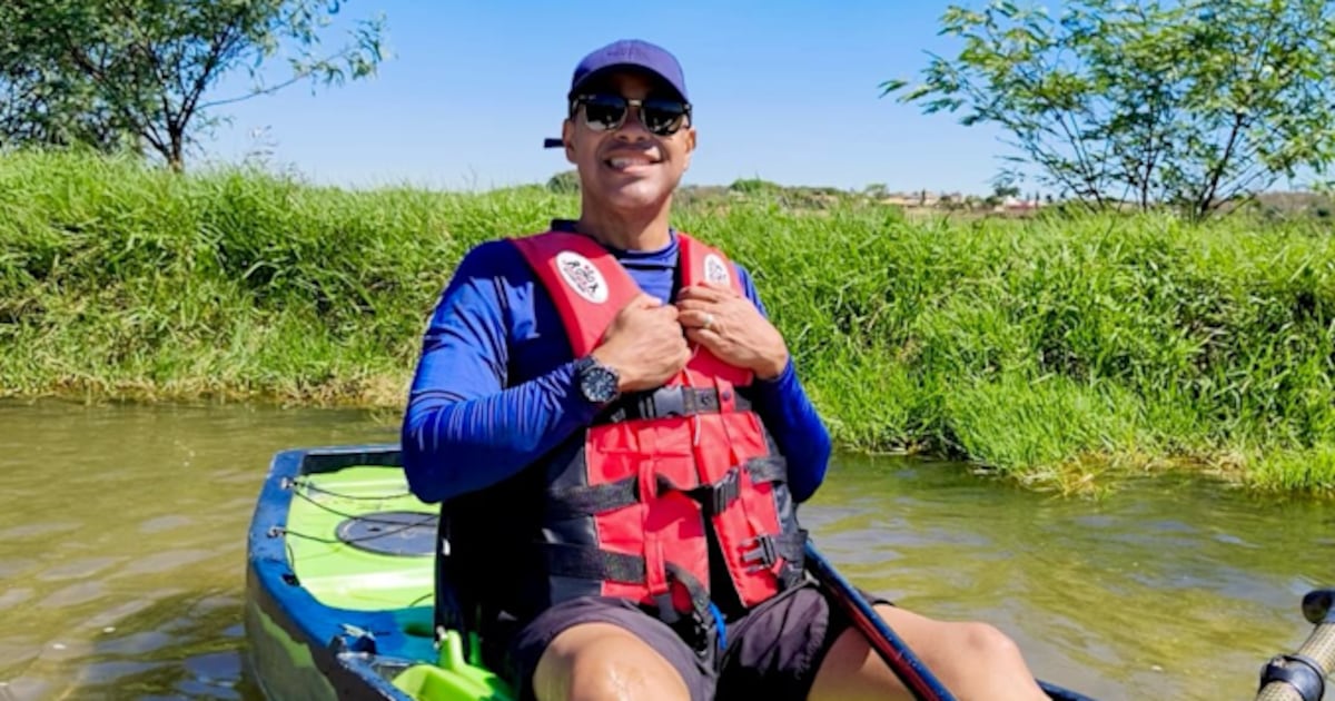 Luiz Fara Monteiro curte dia de sol no Lago Paranoá e recebe carinho de fãs: ‘Relaxar é necessário’