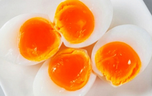 Por que muitas pessoas despejam vinagre na privada? O que acontece após 30 minutos deixa muitas pessoas surpresas