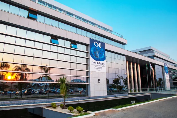 CNJ mantém condenação de capitão que atuou como médico militar sem diploma