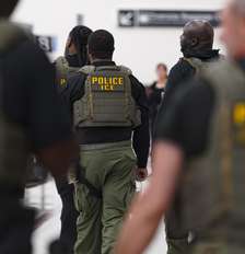 Prisão de mulher levou o americano Brent Jindra a questionar o alcance da política migratória que ajudou a levar Trump novamente à Casa Branca Foto: Megan Varner/Getty Images