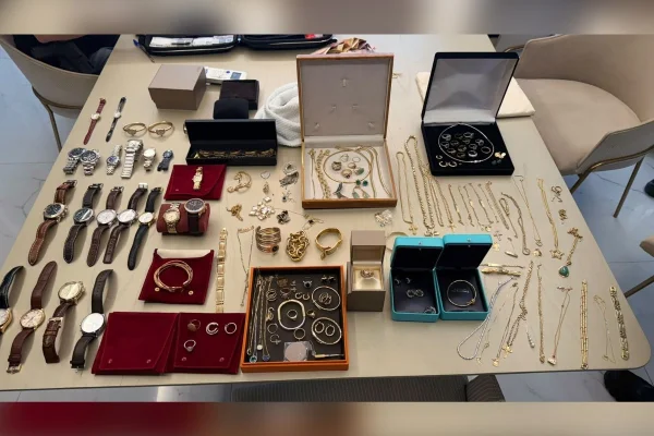 PF acha joias e pilhas de dinheiro em operação contra deputado Adail Filho