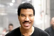 Imagem da matéria: Lionel Richie é hospitalizado pela 3ª vez em três meses