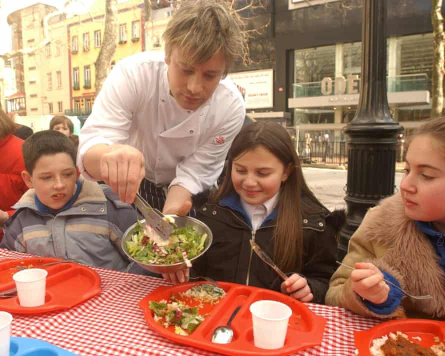 Após 20 anos de minha campanha de refeições escolares, sou um homem feliz. Por fim, vamos alimentar as crianças adequadamente.