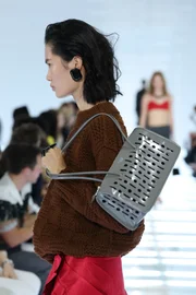 Imagem da matéria: Prada desfila na Semana de Moda de Milão: veja destaques e tendências