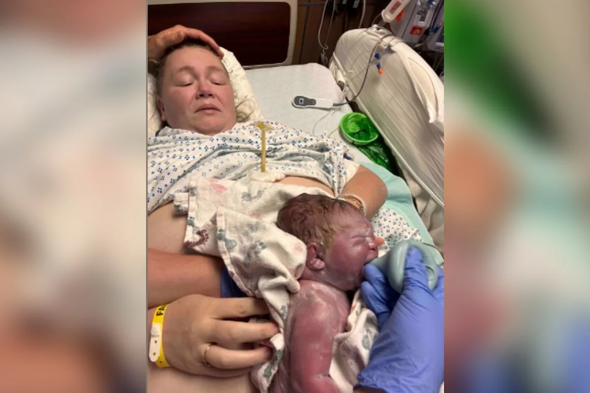 Mulher com pancreatite grave descobre gravidez e bebê nasce com doença rara