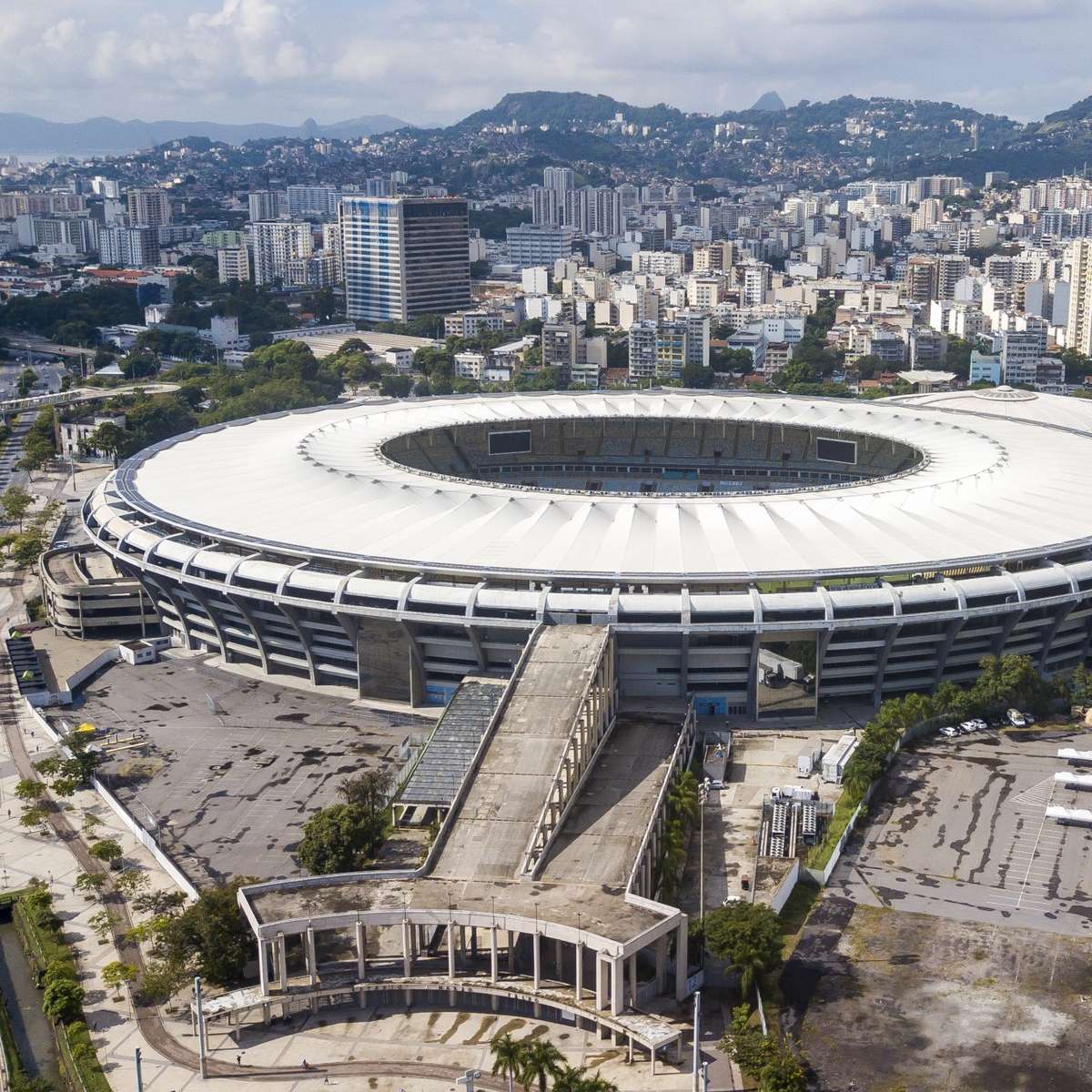 Governo do RJ multa Flamengo e Fluminense, responsáveis por gestão do Maracanã