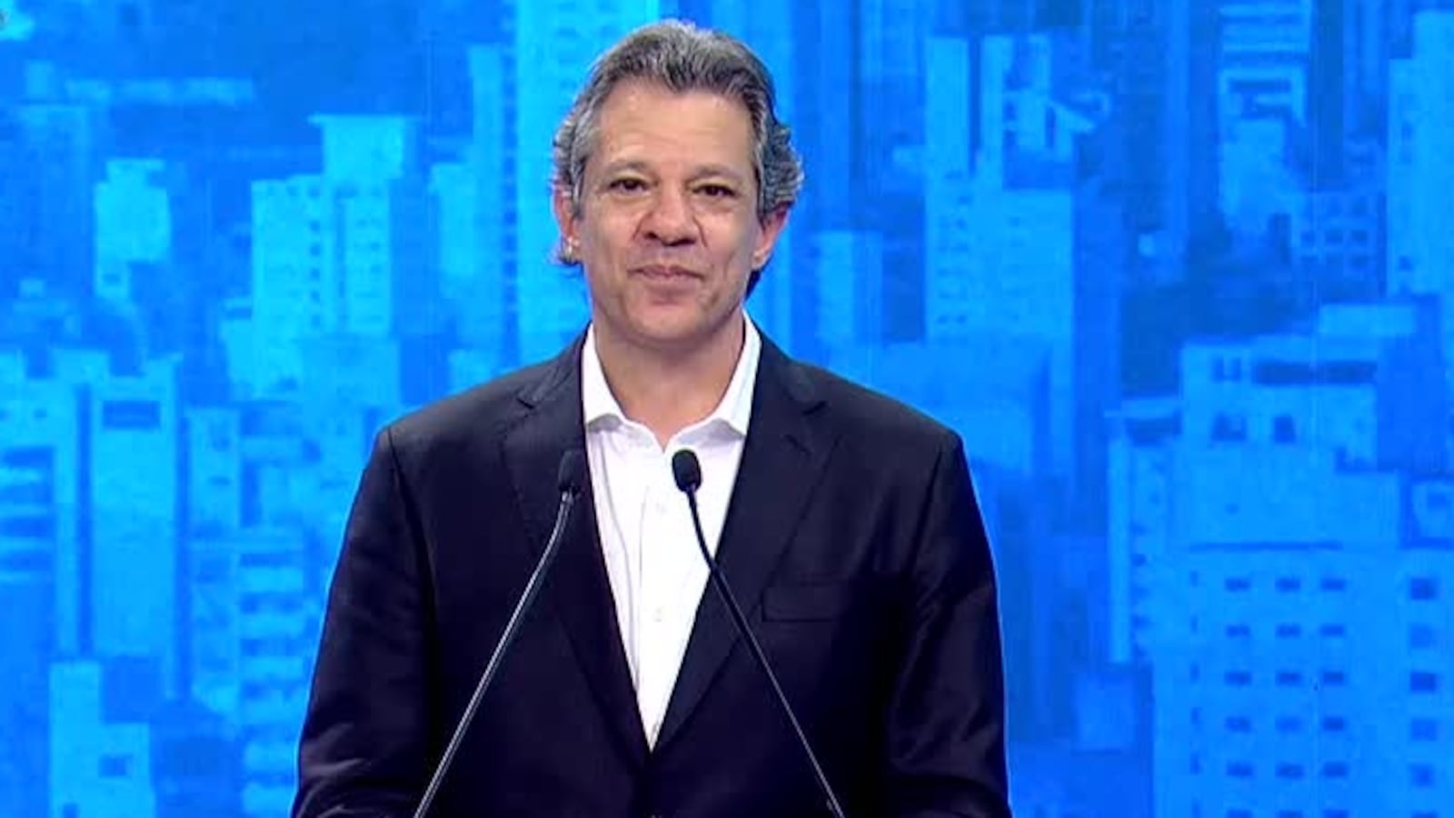 Haddad promete revisar contratos do atual governador