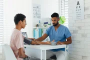 Médico lista medicamentos que não podem ser misturados por hipertensos