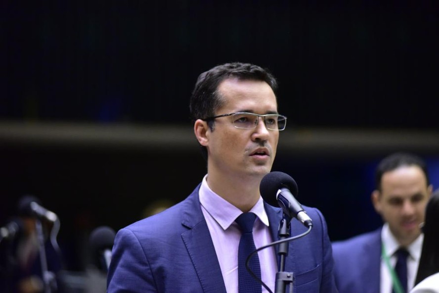 TSE forma maioria para manter suspensão da campanha de Deltan Dallagnol ao Senado
