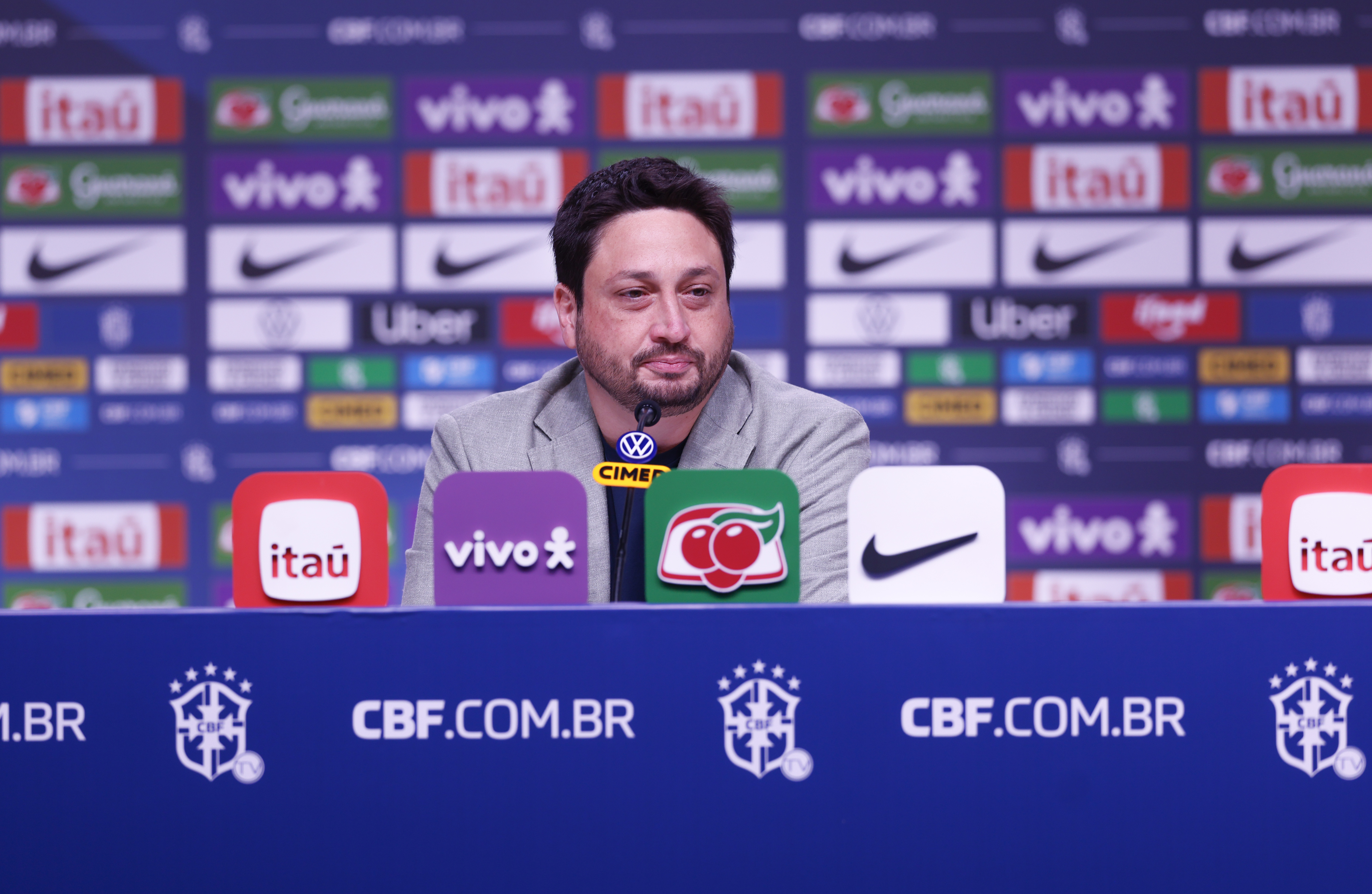 Arthur Elias convoca seleção brasileira feminina para amistosos contra a Argentina