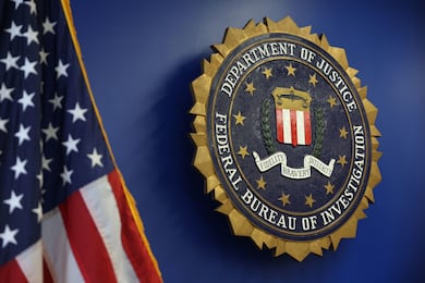 FBI investiga suposta violação após hackers alegarem ter roubado dados de milhares de agentes federais