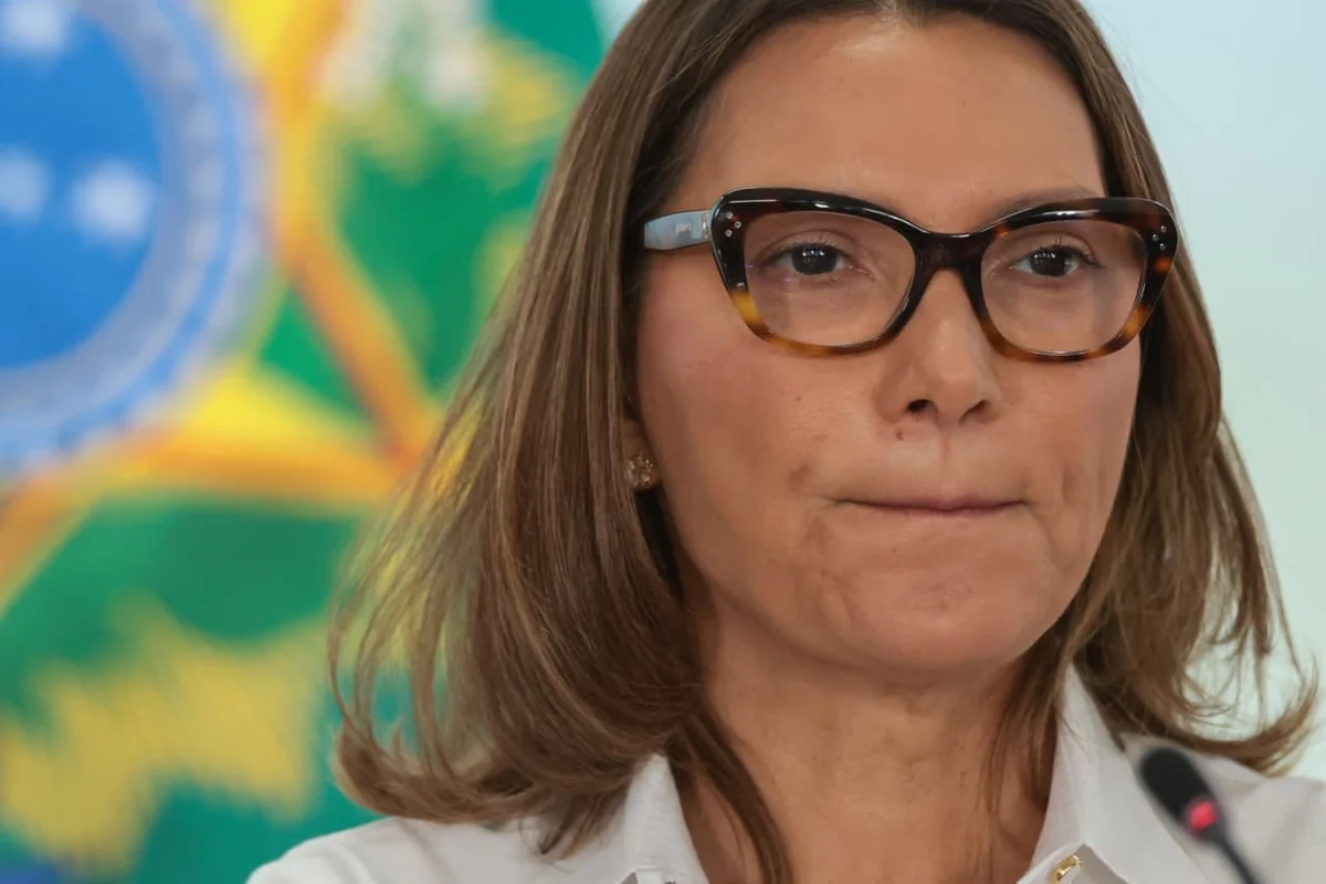 Juíza pede que a AGU explique o motivo de representar Janja judicialmente