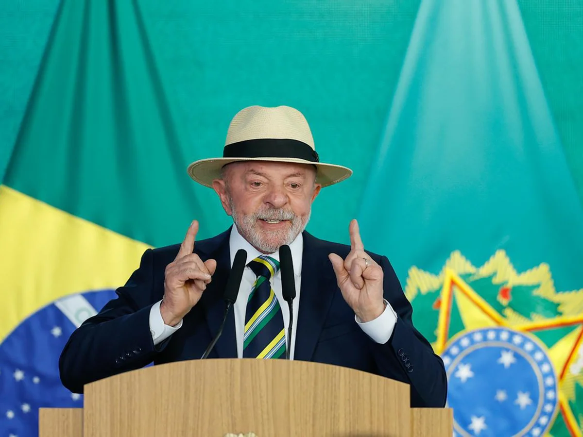 Parece que os EUA são chefes da Delcy, diz Lula sobre Venezuela