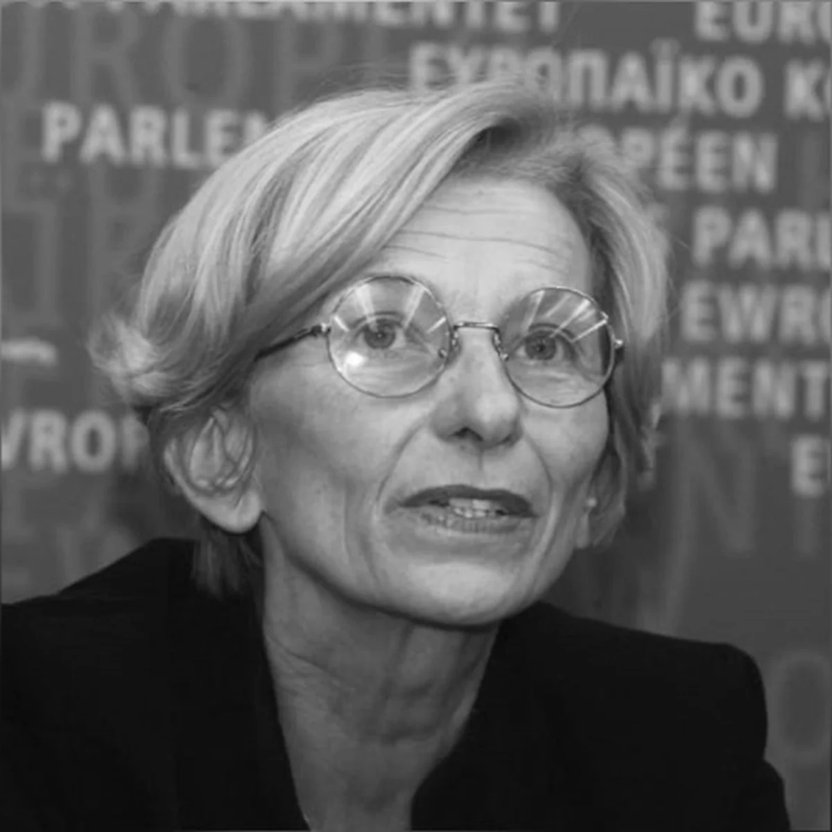 Morre Emma Bonino, símbolo da luta pelos direitos das mulheres na Itália