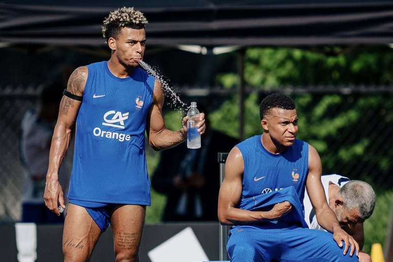 Gripe tira Mbappé de treino antes de estreia na Liga das Nações