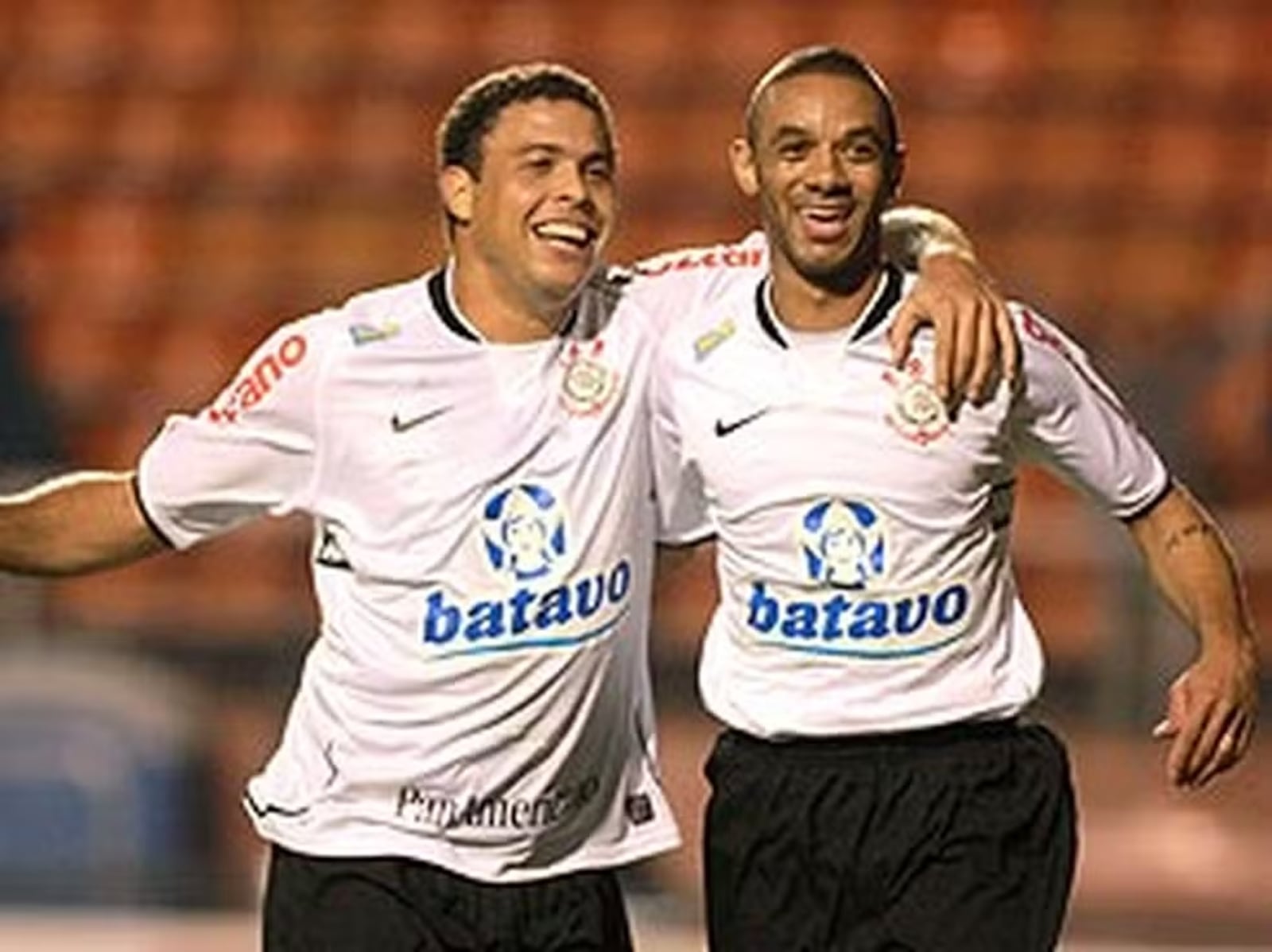 'O Ronaldo foi tão parceiro, que marcou o golaço na final do Paulista contra o Santos. E repetiu o meu gesto para torcida. Quem iria prender o Fenômeno?', pergunta Cristian Daniel Augusto Júnior/Agência Corinthians