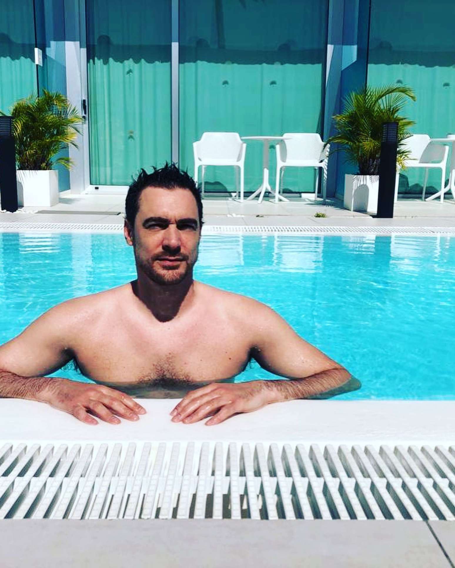 Arnaud Denis curtindo tempo de piscina