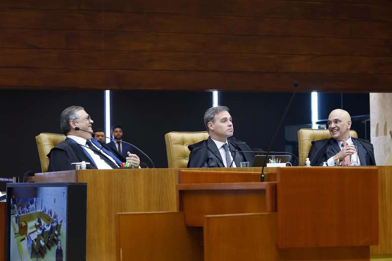 STF volta a cancelar sessão após decisões de Fachin envolvendo Mendonça e Moraes