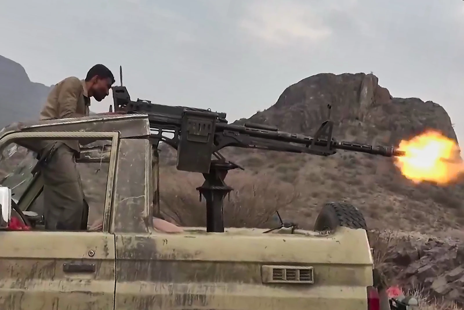 O chefe da ONU para refugiados alerta de que os deslocamentos estão superando as soluções, enquanto os novos combates no Iêmen impulsionam uma nova fuga em massa