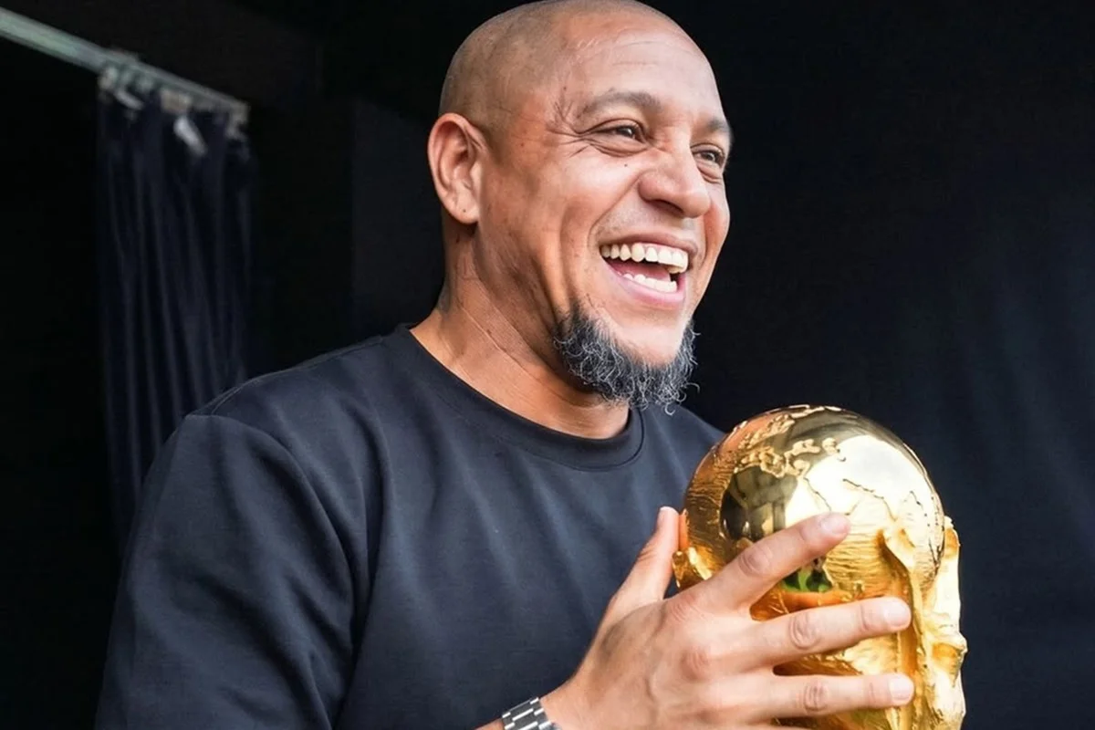Pentacampeão, Roberto Carlos diz ter perdido 99% do que ganhou no futebol
