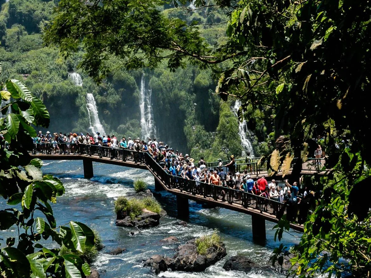 Visitação recorde em parques evidencia potencial do turismo de natureza