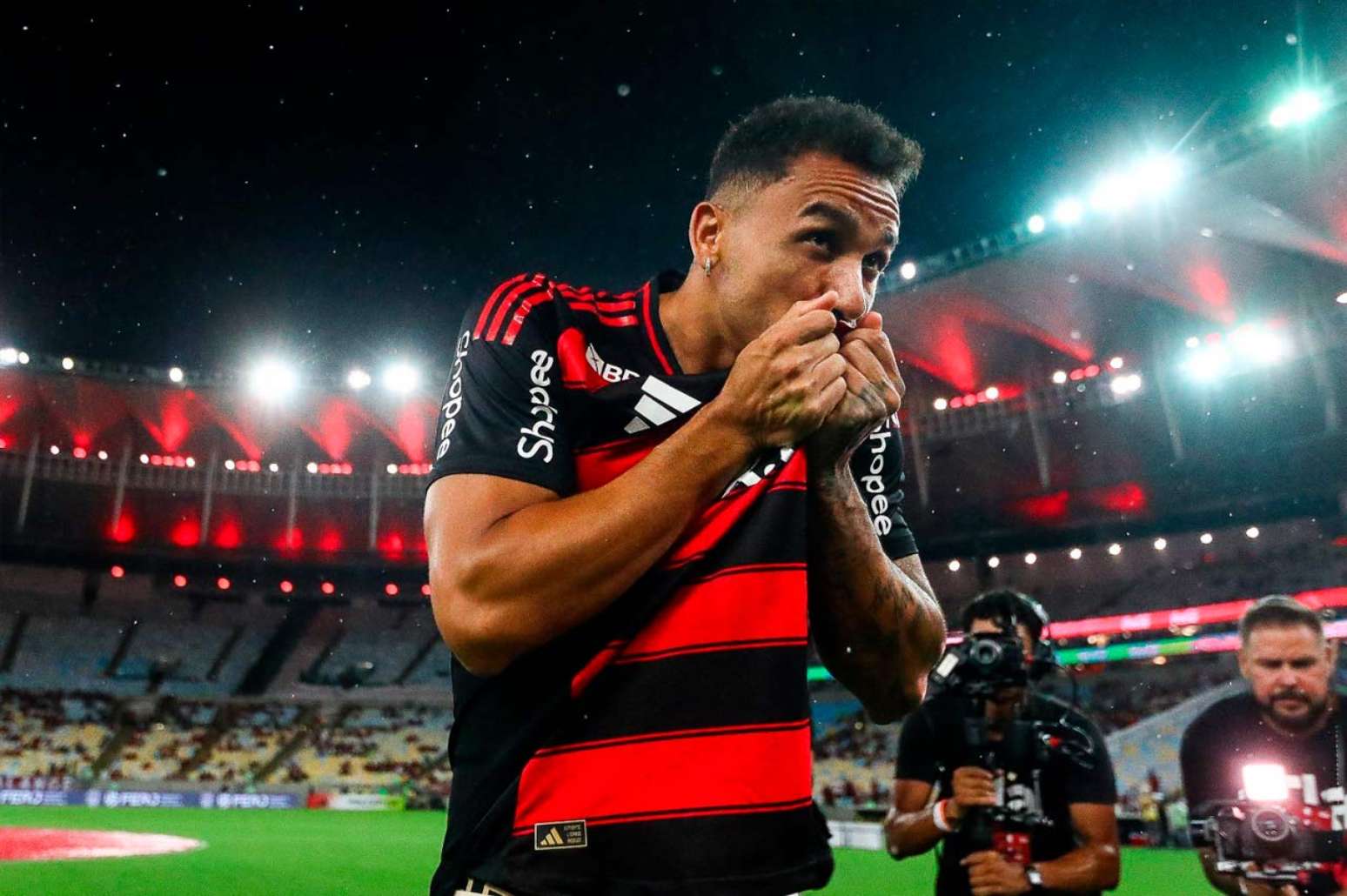 Danilo revelou que sempre foi torcedor do Flamengo &ndash;